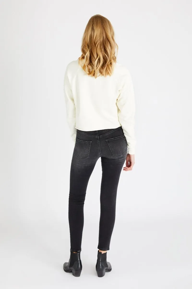 Giselle Skinny in Loved Black