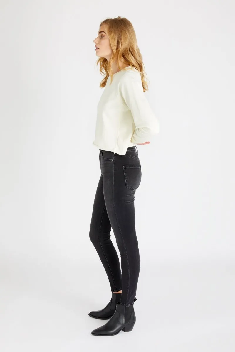 Giselle Skinny in Loved Black