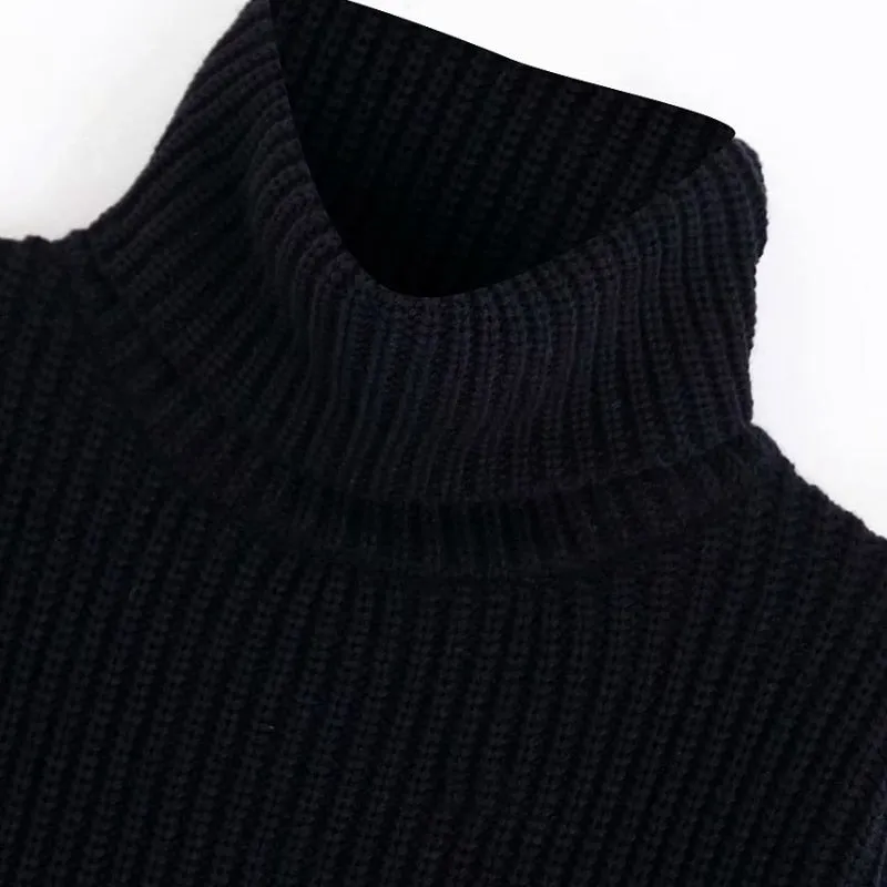 SWEATER WITH CONTRAST POCKETS